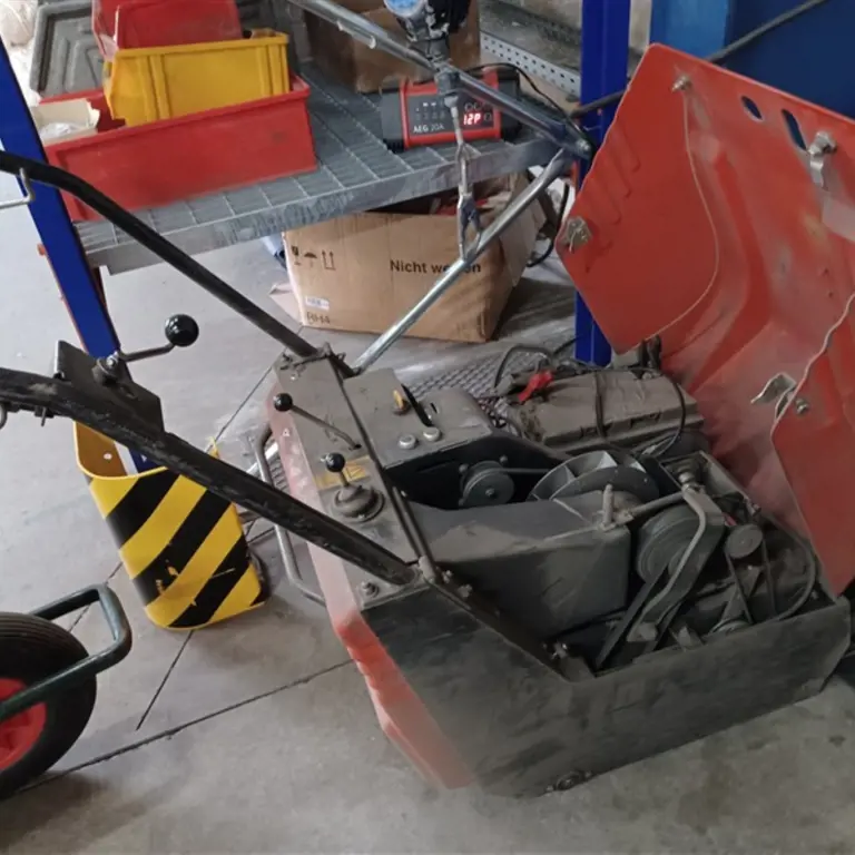 Hand sweeper and other workshop equipment Hako