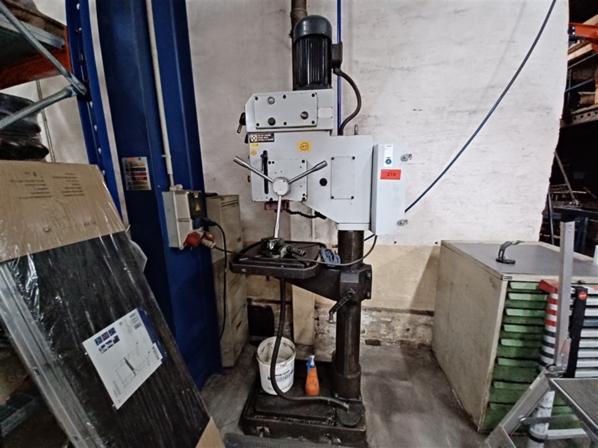 Equipement d'atelier bien entretenu et machines de l'ancienne société Hülsenbusch Apparatebau-1