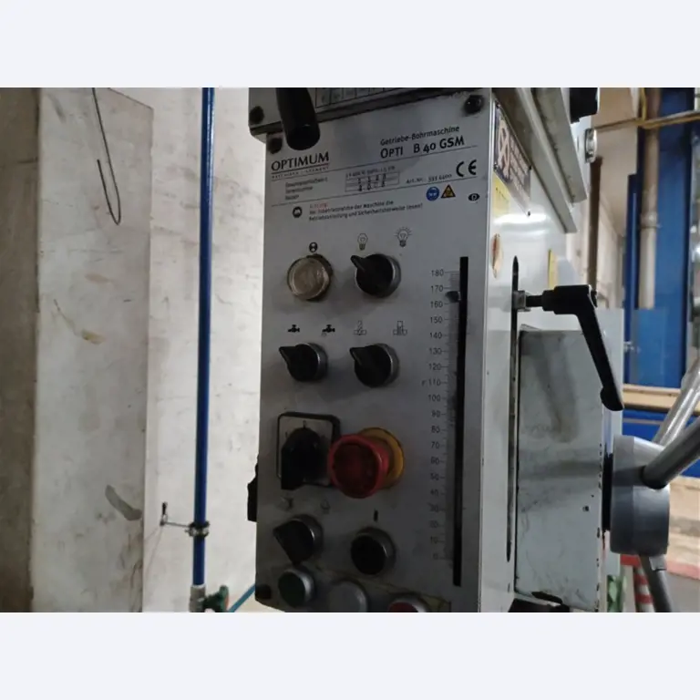 un équipement d'atelier bien entretenu ainsi que des machines de la société Hülsenbusch Apparatebau-3