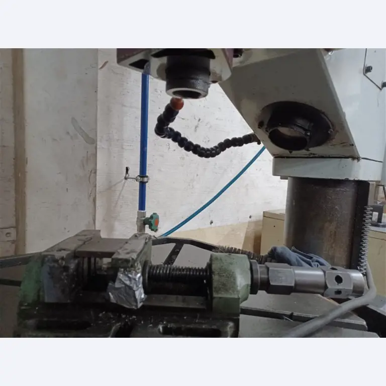 un équipement d'atelier bien entretenu ainsi que des machines de la société Hülsenbusch Apparatebau-4