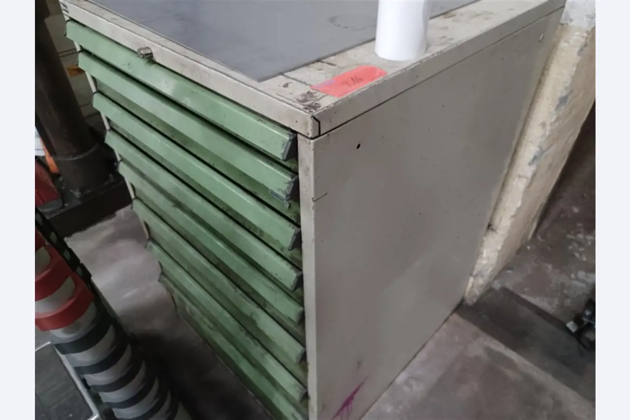 un équipement d'atelier bien entretenu ainsi que des machines de la société Hülsenbusch Apparatebau-5