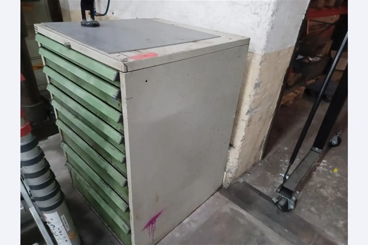 un équipement d'atelier bien entretenu ainsi que des machines de la société Hülsenbusch Apparatebau-6