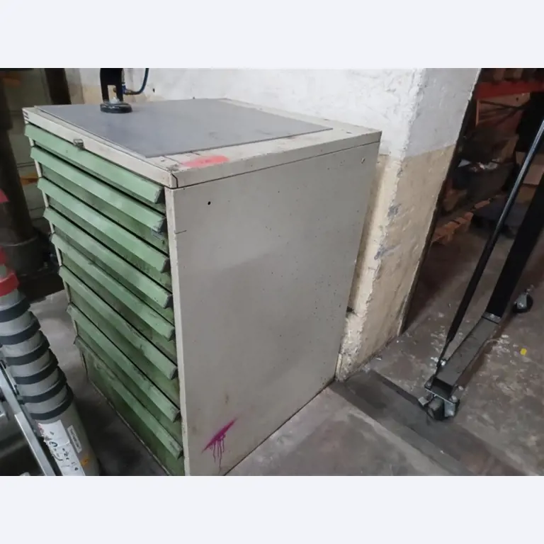 un équipement d'atelier bien entretenu ainsi que des machines de la société Hülsenbusch Apparatebau-6