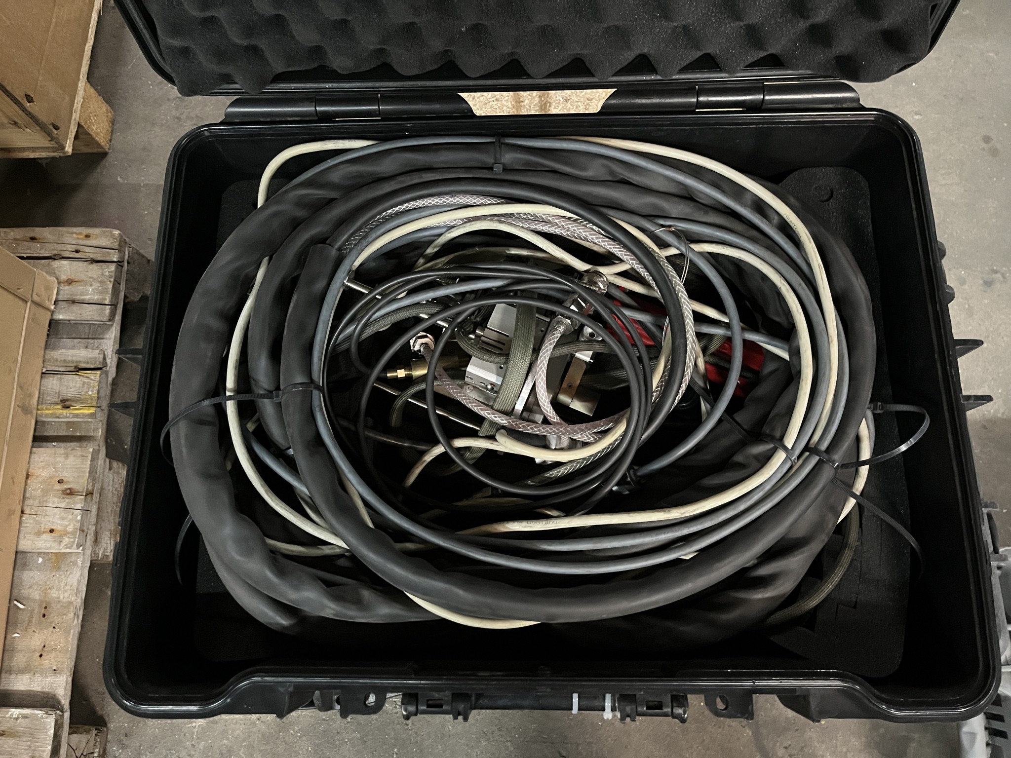 Equipement d'atelier bien entretenu et machines de l'ancienne société Hülsenbusch Apparatebau-26