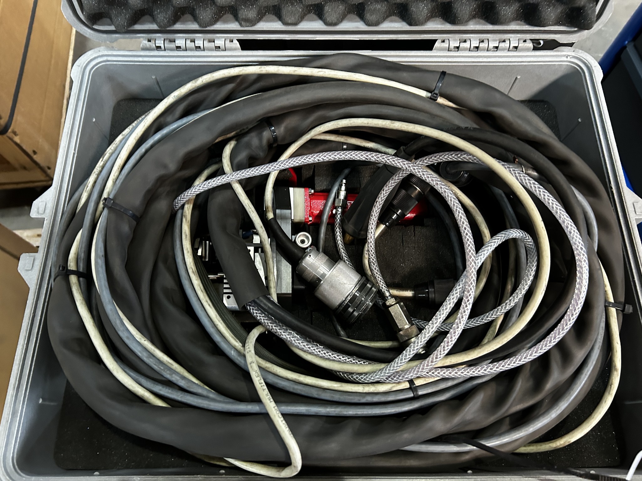 Equipement d'atelier bien entretenu et machines de l'ancienne société Hülsenbusch Apparatebau-4