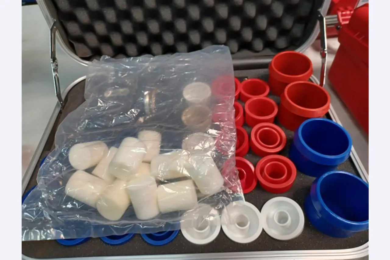 Dobrze utrzymany sprzęt warsztatowy i maszyny firmy Hülsenbusch Apparatebau-3