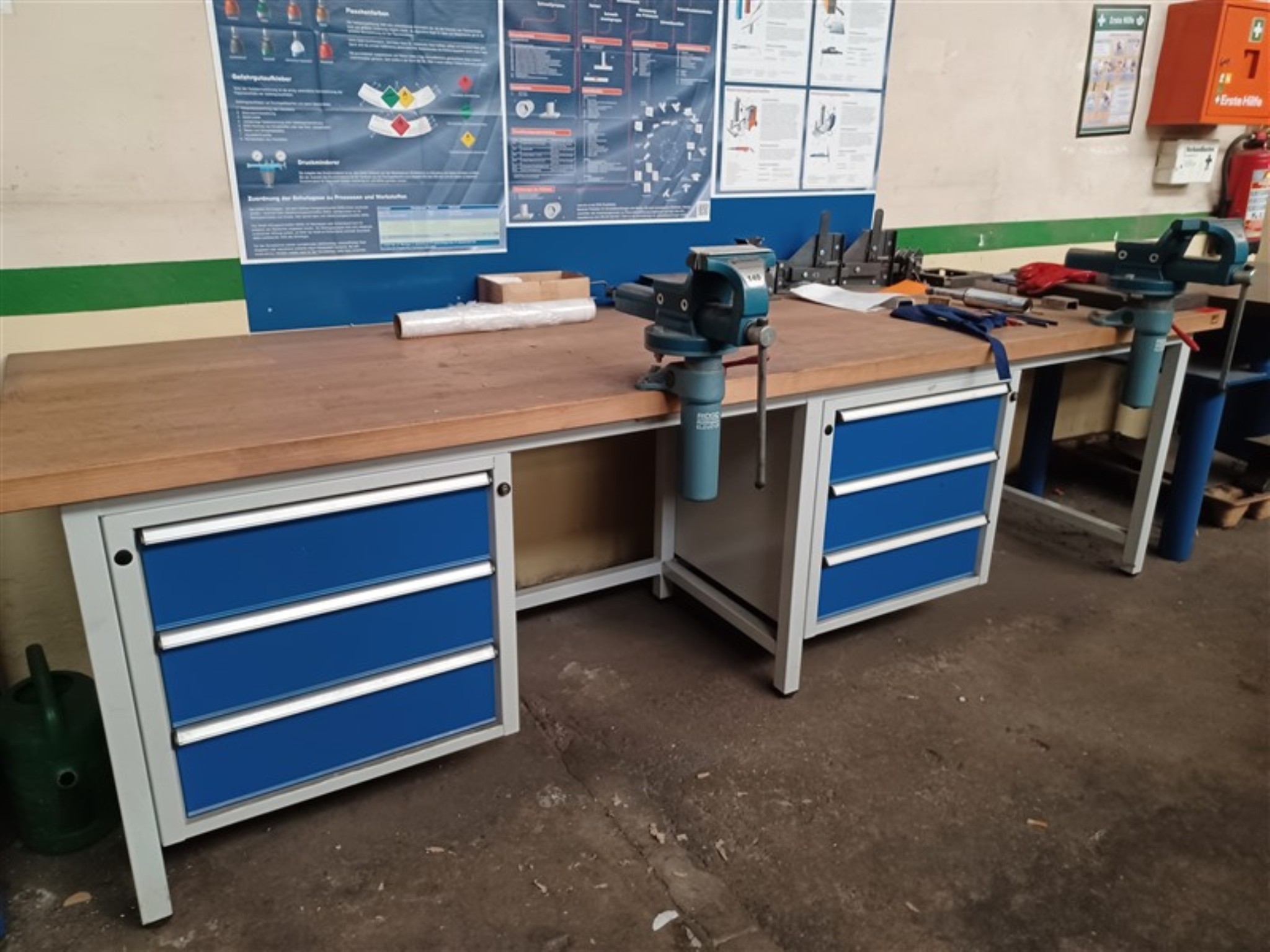 Dobrze utrzymany sprzęt warsztatowy i maszyny dawnej firmy Hülsenbusch Apparatebau-1