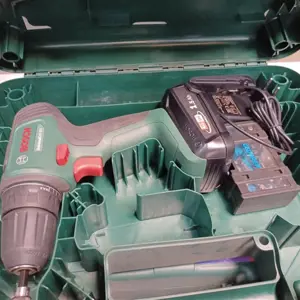 Akkuschrauber, weitere Handgeräte  Bosch Universal Drill 18V
