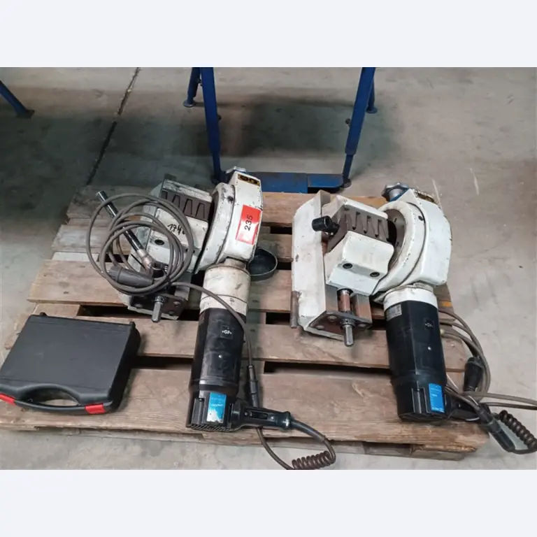 un équipement d'atelier bien entretenu ainsi que des machines de la société Hülsenbusch Apparatebau-2