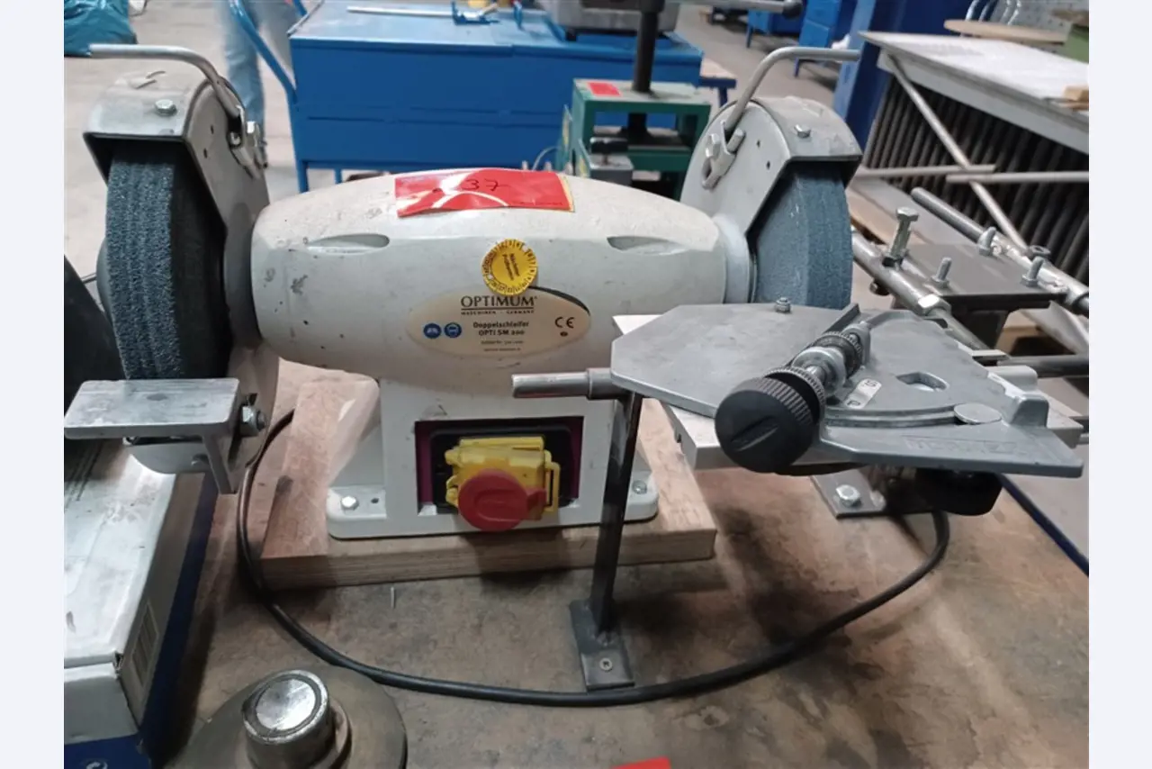 Goed onderhouden werkplaatsuitrusting en machines van Hülsenbusch Apparatebau-4