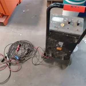 Startergerät sowie Spänekübel, m. Stapleraufnahme Bosch SLC2470C