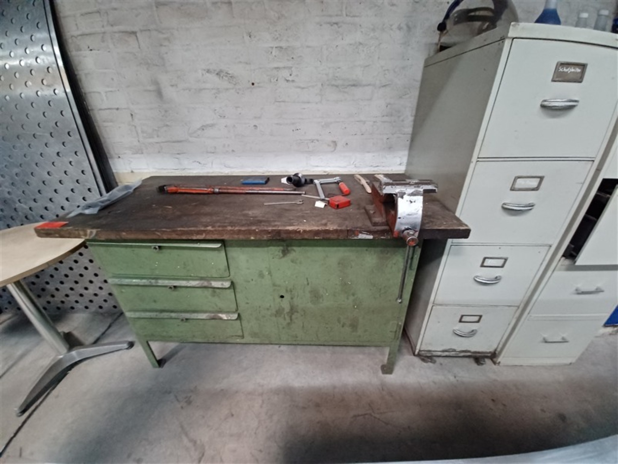 Equipos y máquinas de taller en buen estado de la antigua empresa Hülsenbusch Apparatebau-1