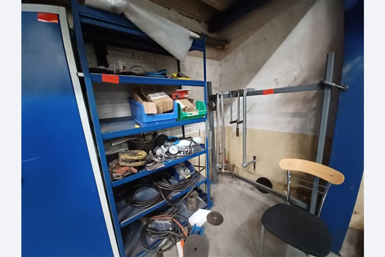 Equipos y máquinas de taller en buen estado de la antigua empresa Hülsenbusch Apparatebau-3