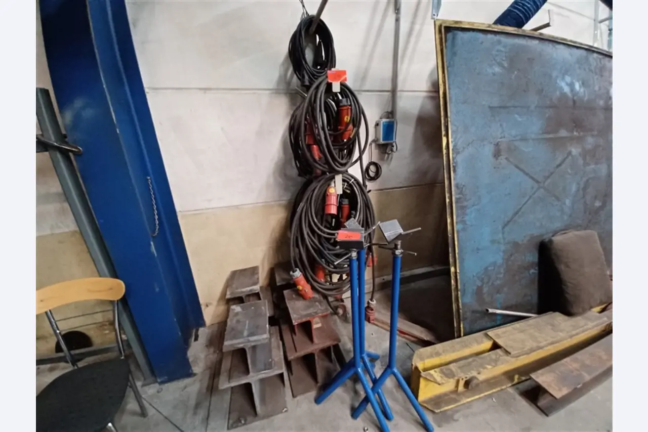 Equipos y máquinas de taller en buen estado de la antigua empresa Hülsenbusch Apparatebau-4