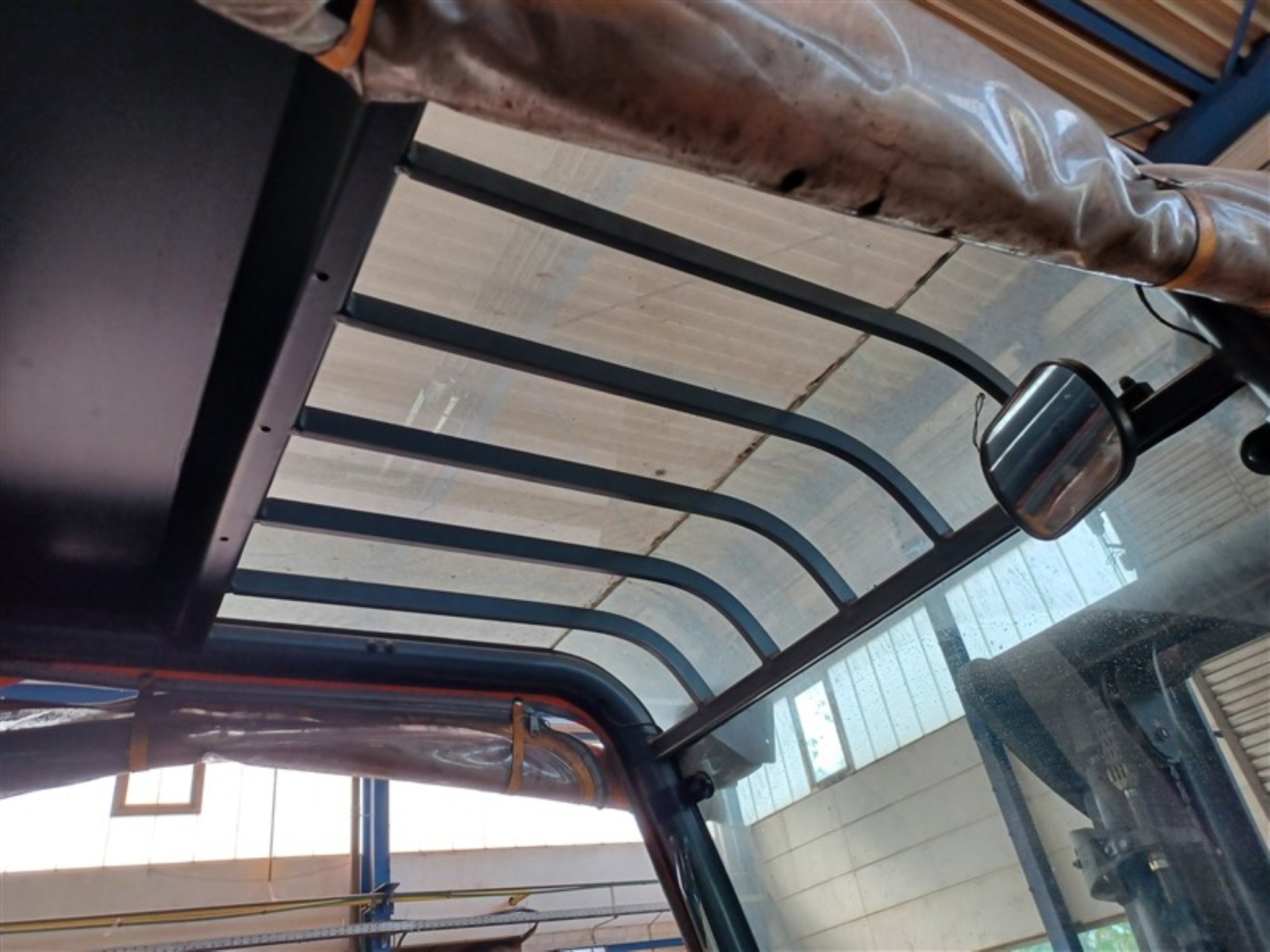 Dobrze utrzymany sprzęt warsztatowy i maszyny dawnej firmy Hülsenbusch Apparatebau-10