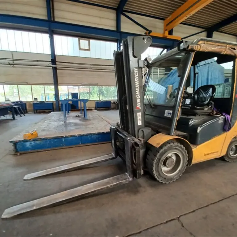 Gasgabelstapler (spätere Freigabe) Jungheinrich TFG430