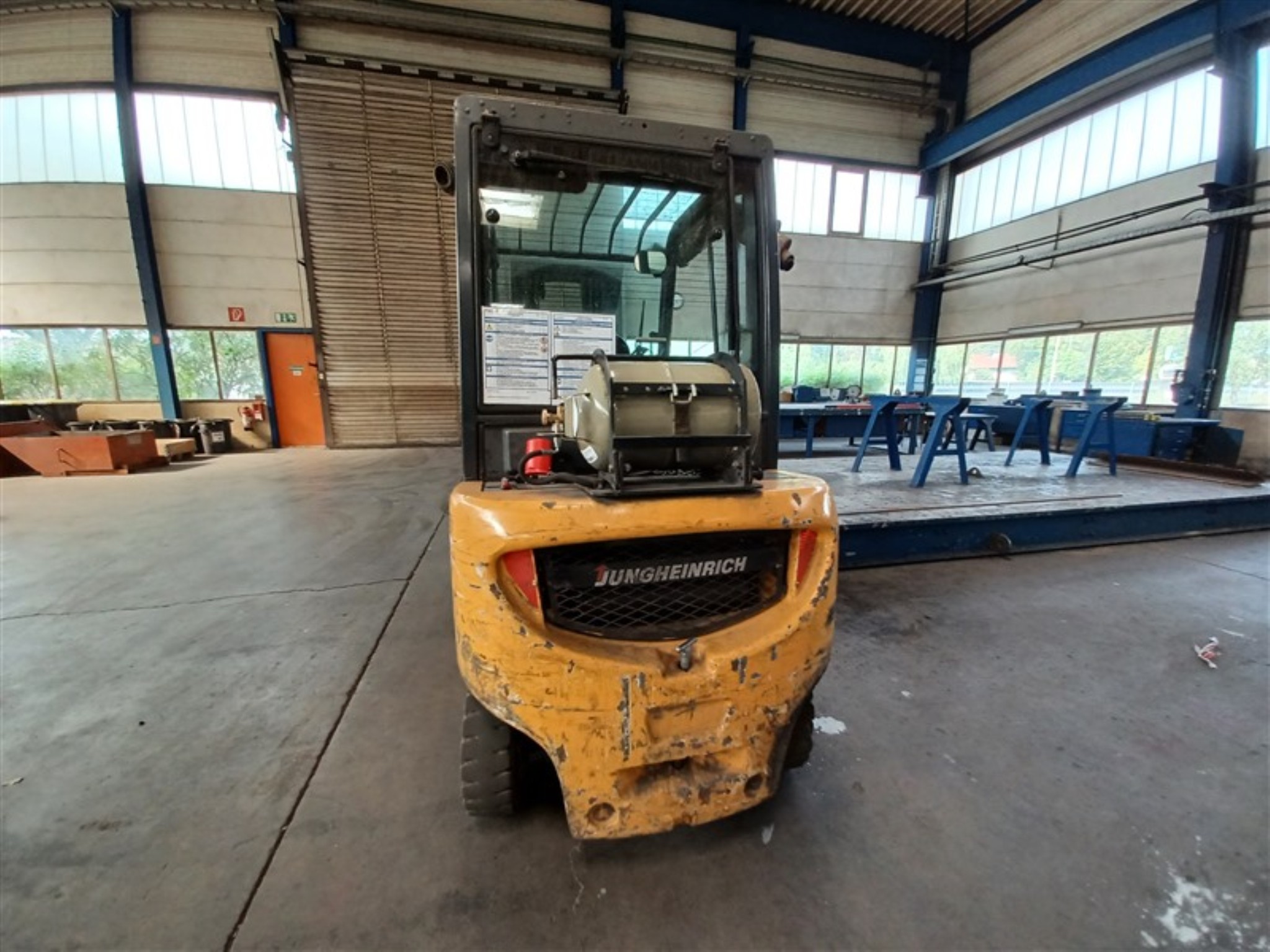 Dobrze utrzymany sprzęt warsztatowy i maszyny dawnej firmy Hülsenbusch Apparatebau-3