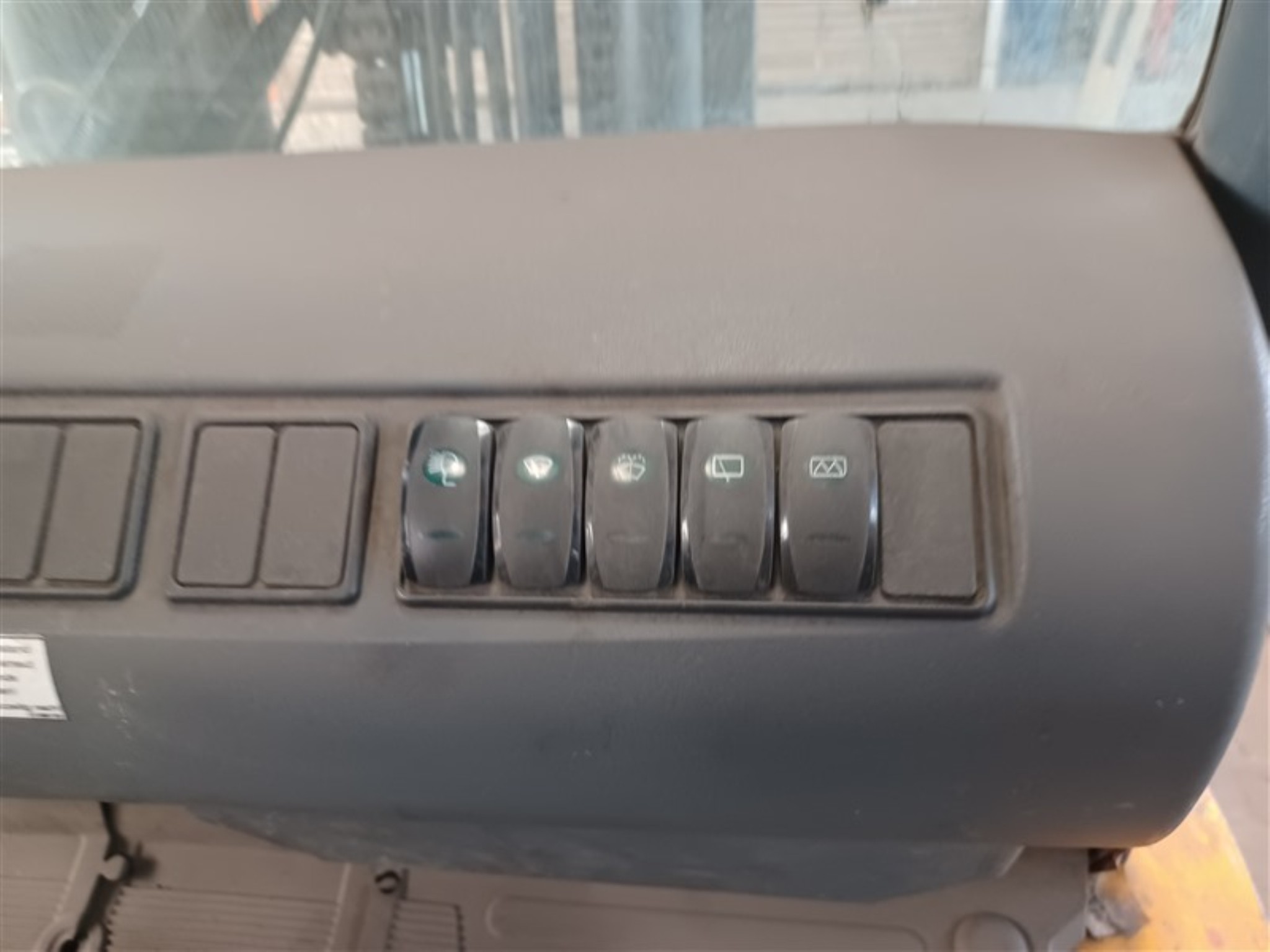 Dobrze utrzymany sprzęt warsztatowy i maszyny dawnej firmy Hülsenbusch Apparatebau-8