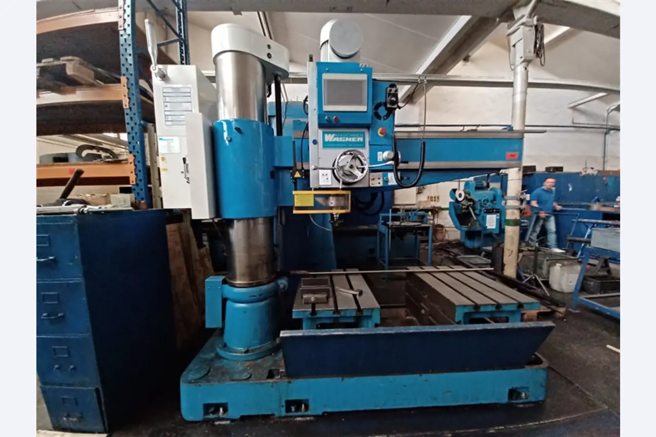 Dobrze utrzymany sprzęt warsztatowy i maszyny dawnej firmy Hülsenbusch Apparatebau-1