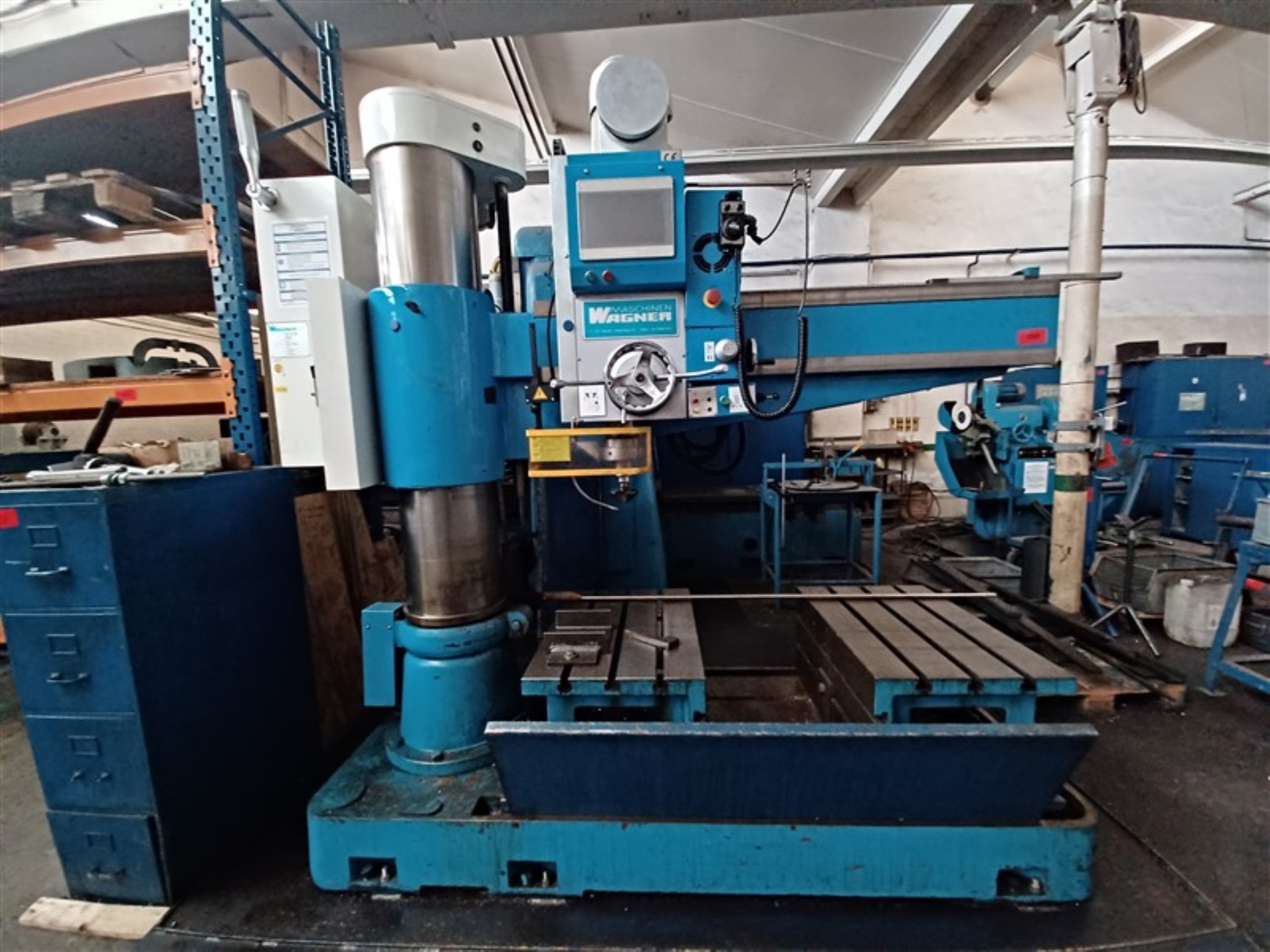 Dobrze utrzymany sprzęt warsztatowy i maszyny dawnej firmy Hülsenbusch Apparatebau-2