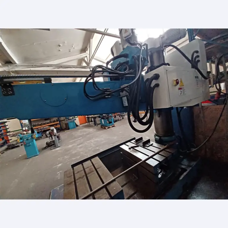 Dobrze utrzymany sprzęt warsztatowy i maszyny dawnej firmy Hülsenbusch Apparatebau-3