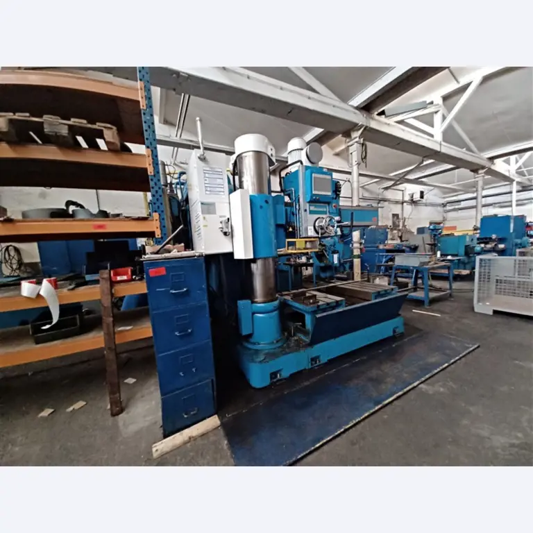 Dobrze utrzymany sprzęt warsztatowy i maszyny dawnej firmy Hülsenbusch Apparatebau-4