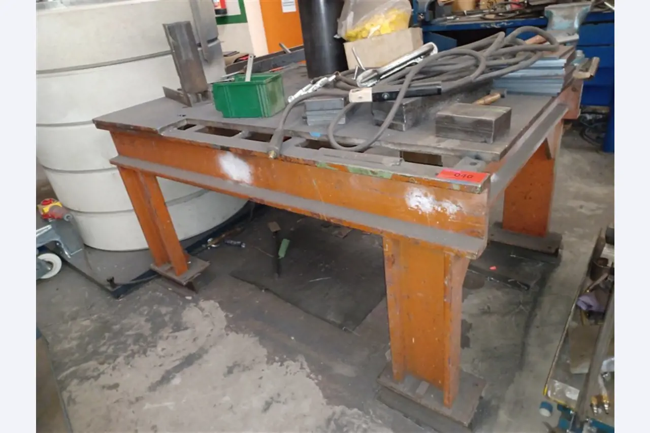 Dobře udržované dílenské vybavení a stroje z bývalé firmy Hülsenbusch Apparatebau.-1