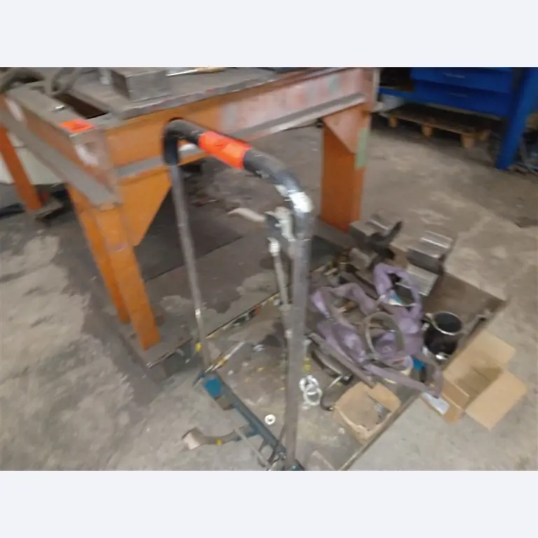 Dobře udržované dílenské vybavení a stroje z bývalé firmy Hülsenbusch Apparatebau.-3