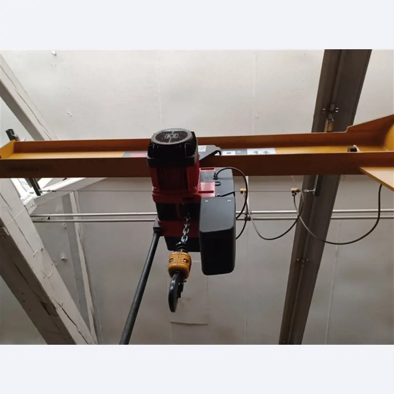 Dobrze utrzymany sprzęt warsztatowy i maszyny dawnej firmy Hülsenbusch Apparatebau-3