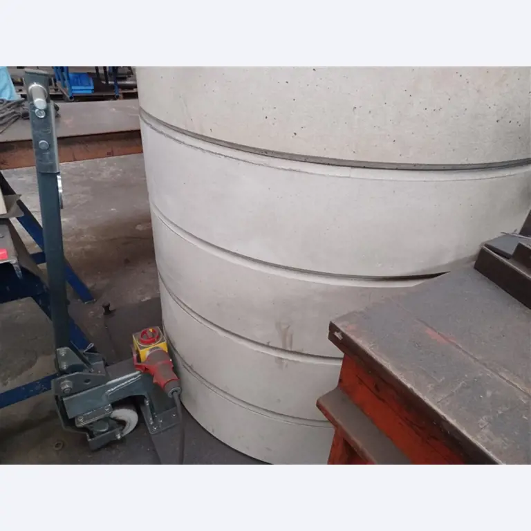 Dobrze utrzymany sprzęt warsztatowy i maszyny dawnej firmy Hülsenbusch Apparatebau-4