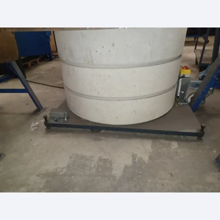 Dobrze utrzymany sprzęt warsztatowy i maszyny dawnej firmy Hülsenbusch Apparatebau-6