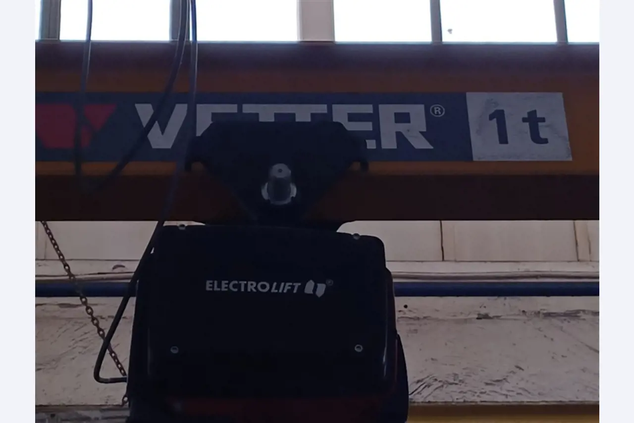 Dobrze utrzymany sprzęt warsztatowy i maszyny dawnej firmy Hülsenbusch Apparatebau-7