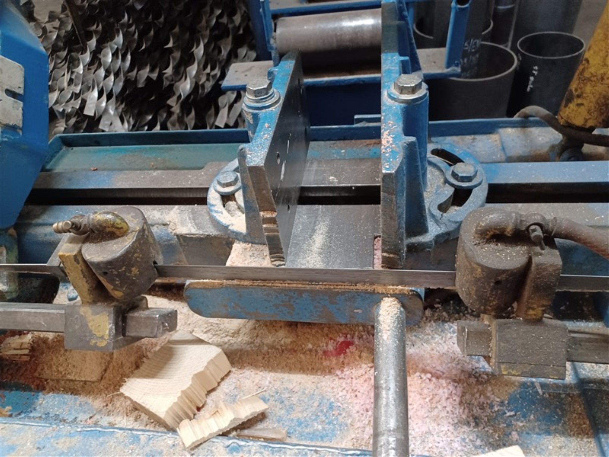 Equipement d'atelier bien entretenu et machines de l'ancienne société Hülsenbusch Apparatebau-4