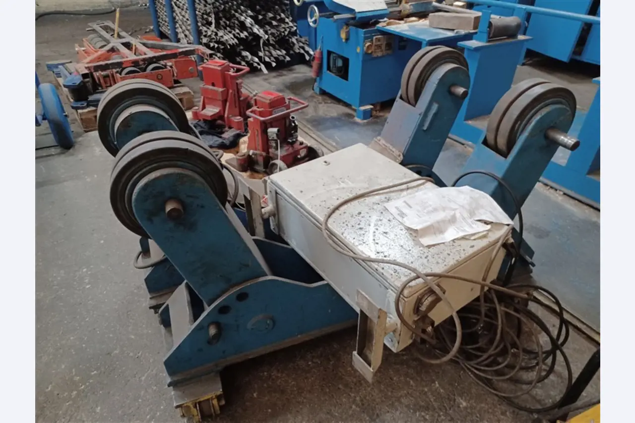 Dobrze utrzymany sprzęt warsztatowy i maszyny dawnej firmy Hülsenbusch Apparatebau-1