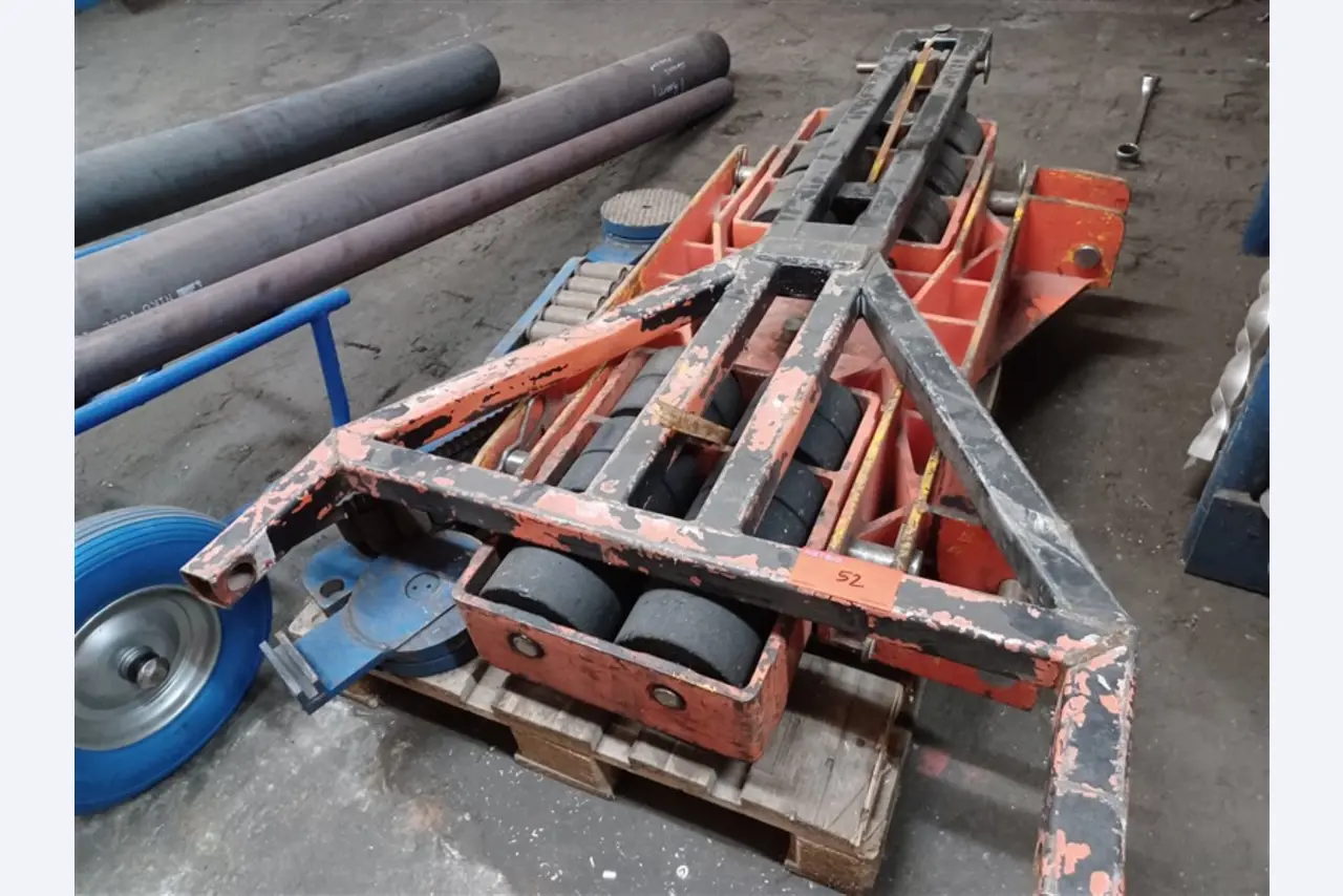 Dobrze utrzymany sprzęt warsztatowy i maszyny dawnej firmy Hülsenbusch Apparatebau-3