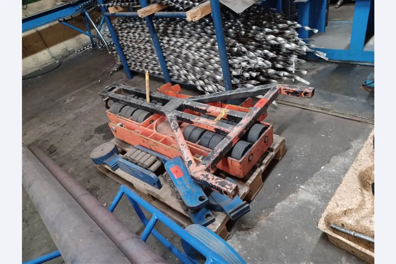 Dobrze utrzymany sprzęt warsztatowy i maszyny dawnej firmy Hülsenbusch Apparatebau-4