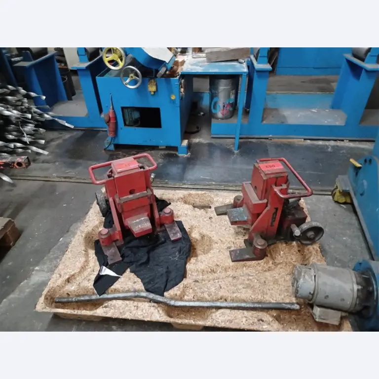 Dobrze utrzymany sprzęt warsztatowy i maszyny dawnej firmy Hülsenbusch Apparatebau-5