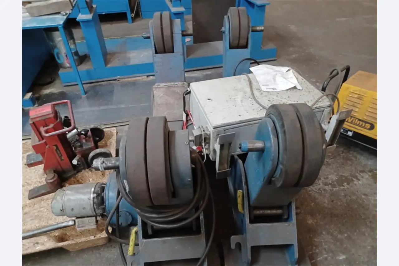 Dobrze utrzymany sprzęt warsztatowy i maszyny dawnej firmy Hülsenbusch Apparatebau-6