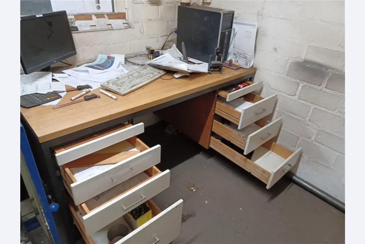 Dobře udržované dílenské vybavení a stroje z bývalé firmy Hülsenbusch Apparatebau.-1