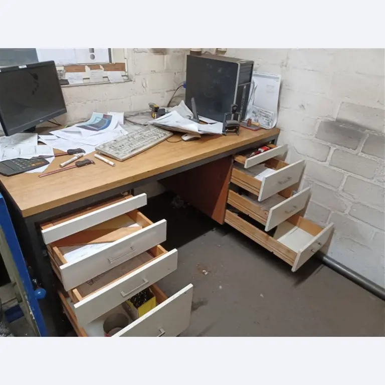 Dobře udržované dílenské vybavení a stroje z bývalé firmy Hülsenbusch Apparatebau.-1