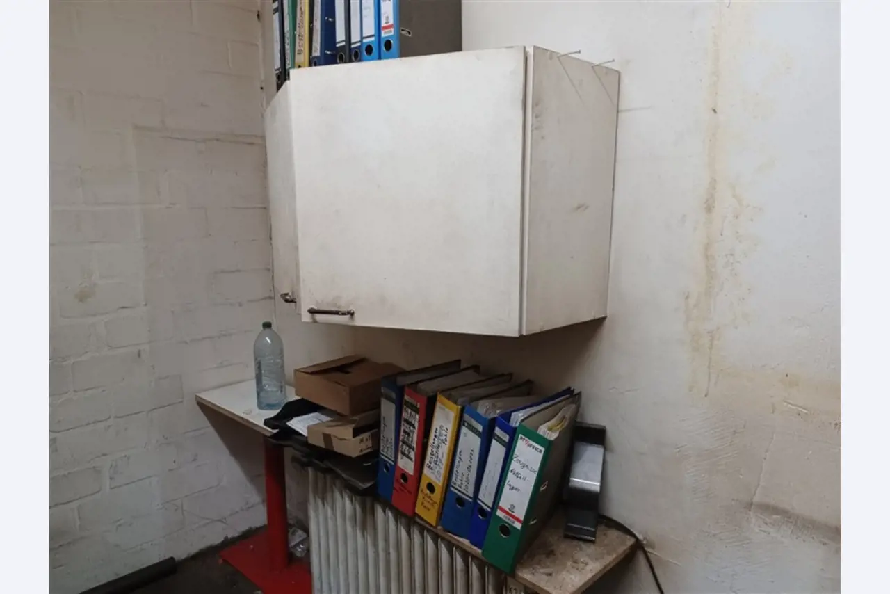 Dobře udržované dílenské vybavení a stroje z bývalé firmy Hülsenbusch Apparatebau.-3