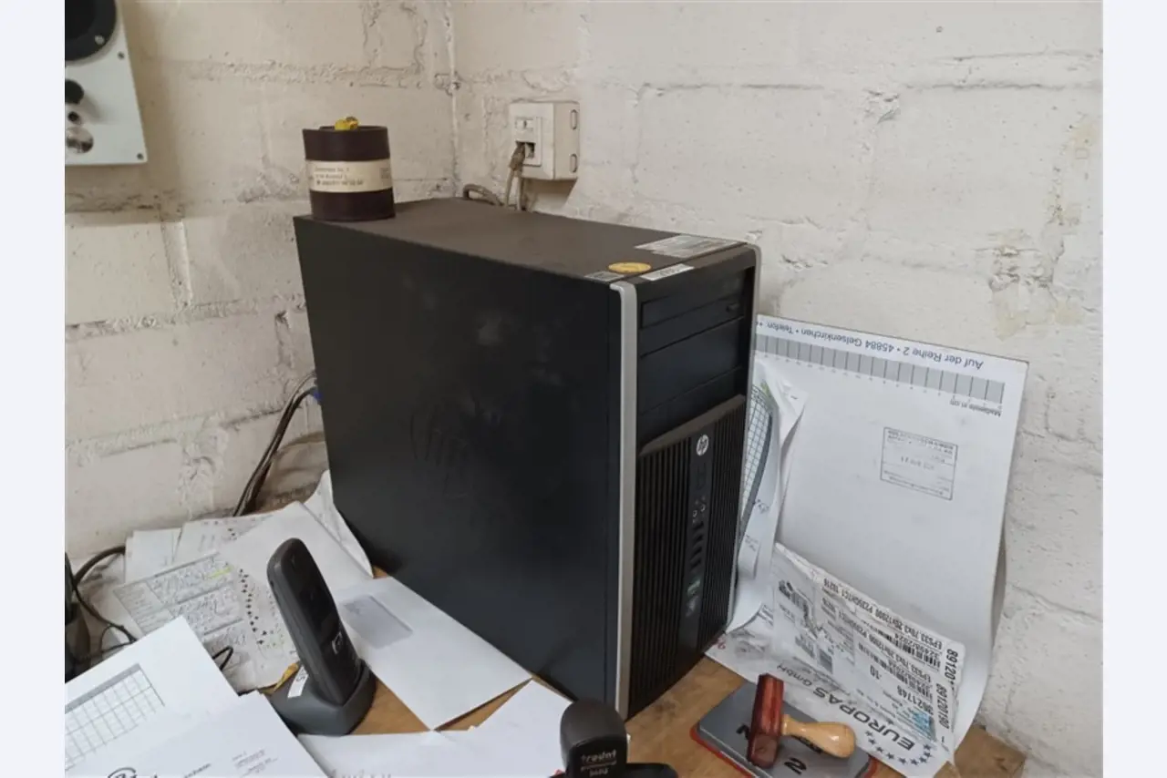 Dobře udržované dílenské vybavení a stroje z bývalé firmy Hülsenbusch Apparatebau.-5