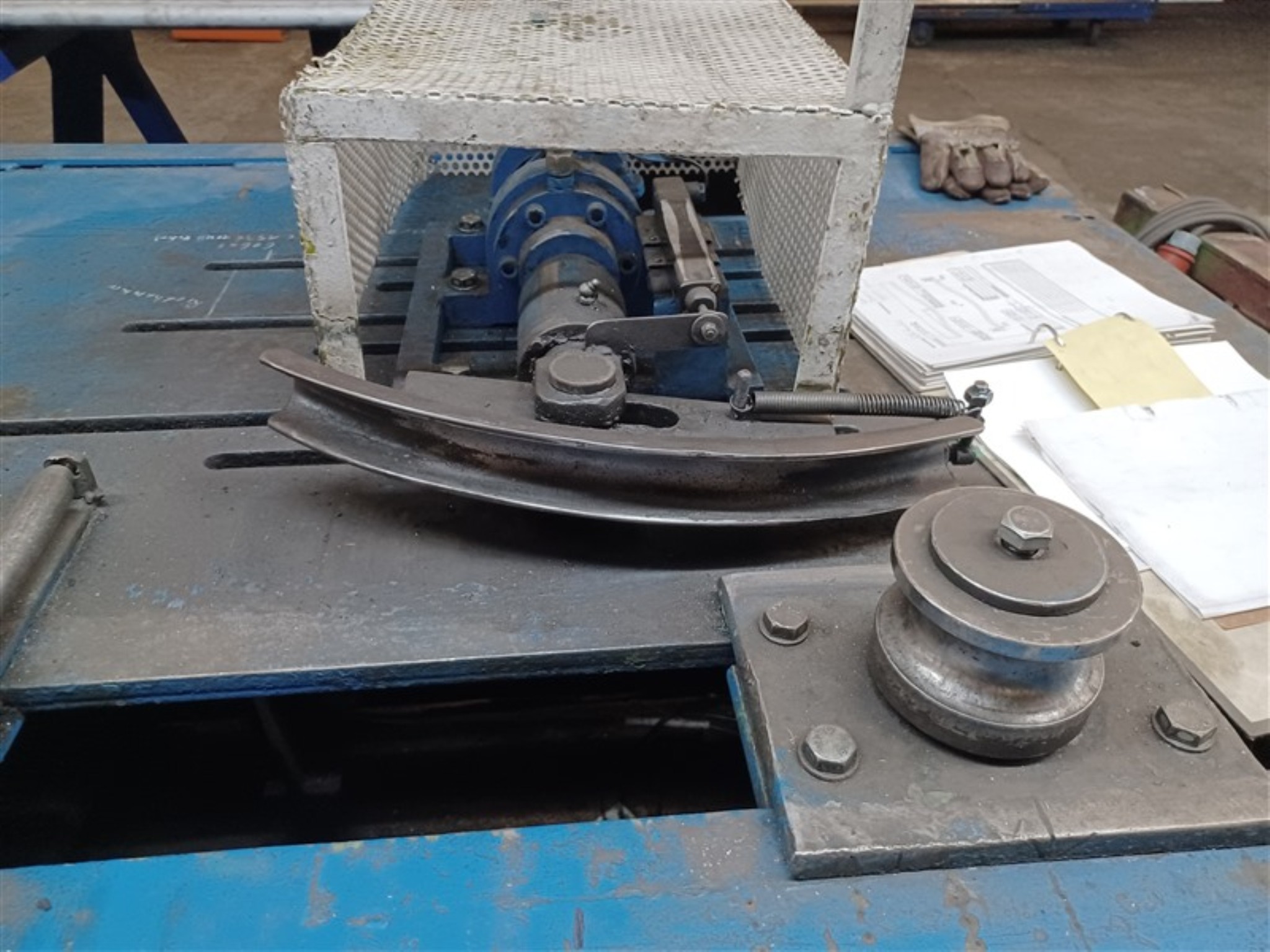 Dobrze utrzymany sprzęt warsztatowy i maszyny dawnej firmy Hülsenbusch Apparatebau-2