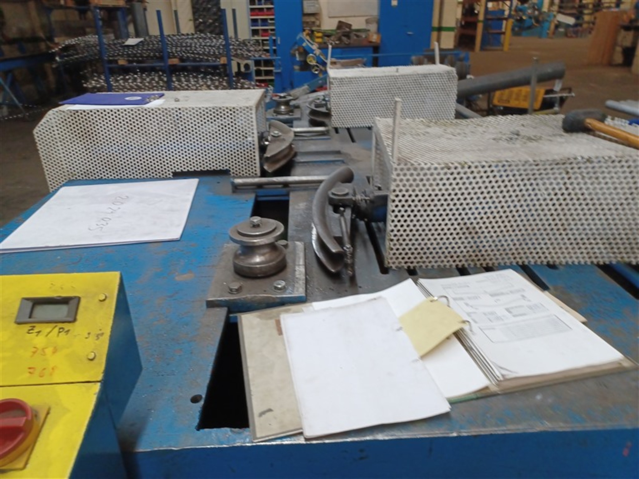 Dobrze utrzymany sprzęt warsztatowy i maszyny dawnej firmy Hülsenbusch Apparatebau-5