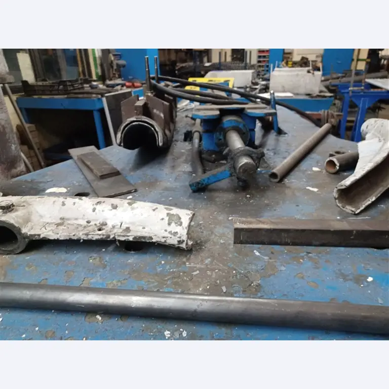 un équipement d'atelier bien entretenu ainsi que des machines de la société Hülsenbusch Apparatebau-3