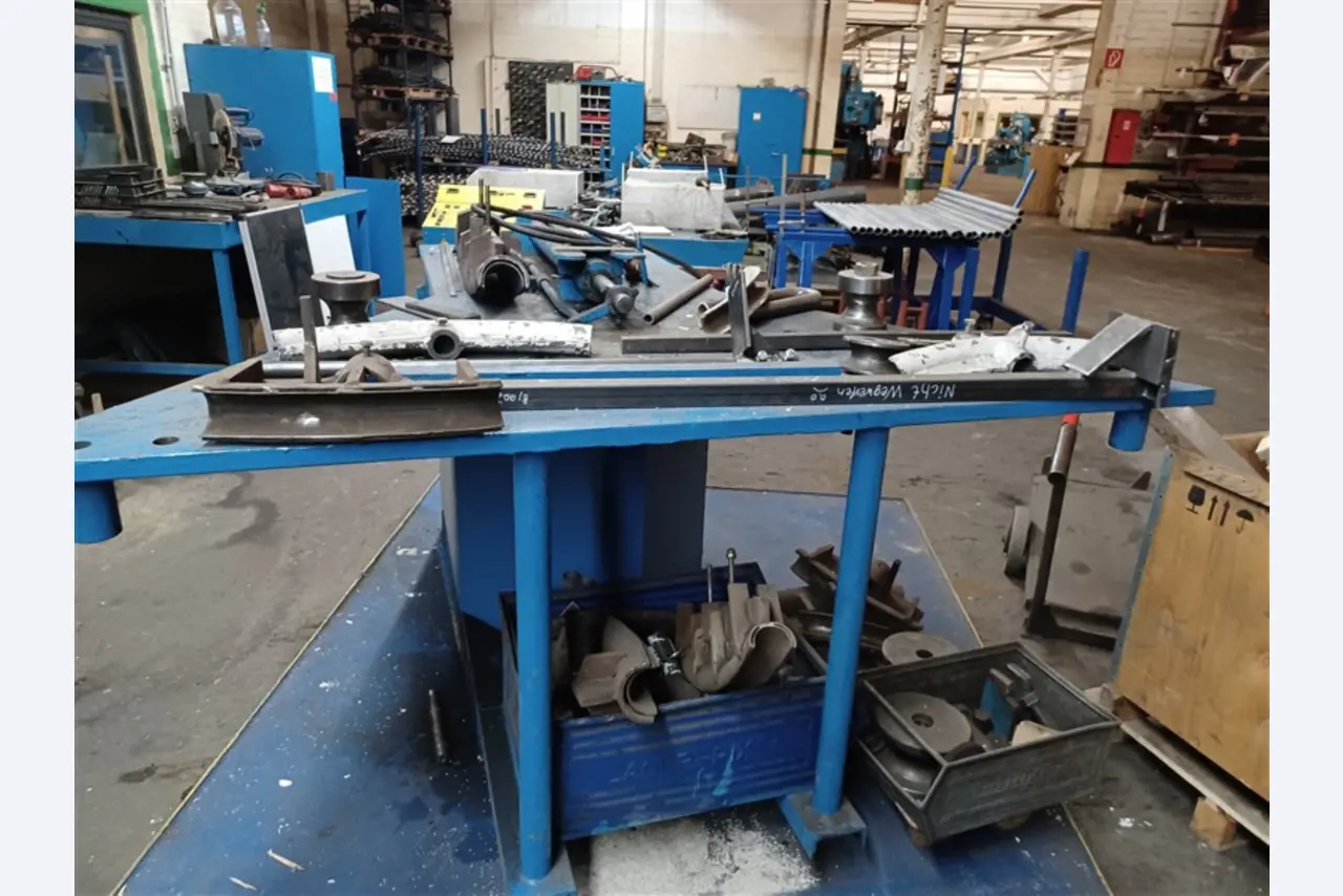 un équipement d'atelier bien entretenu ainsi que des machines de la société Hülsenbusch Apparatebau-5