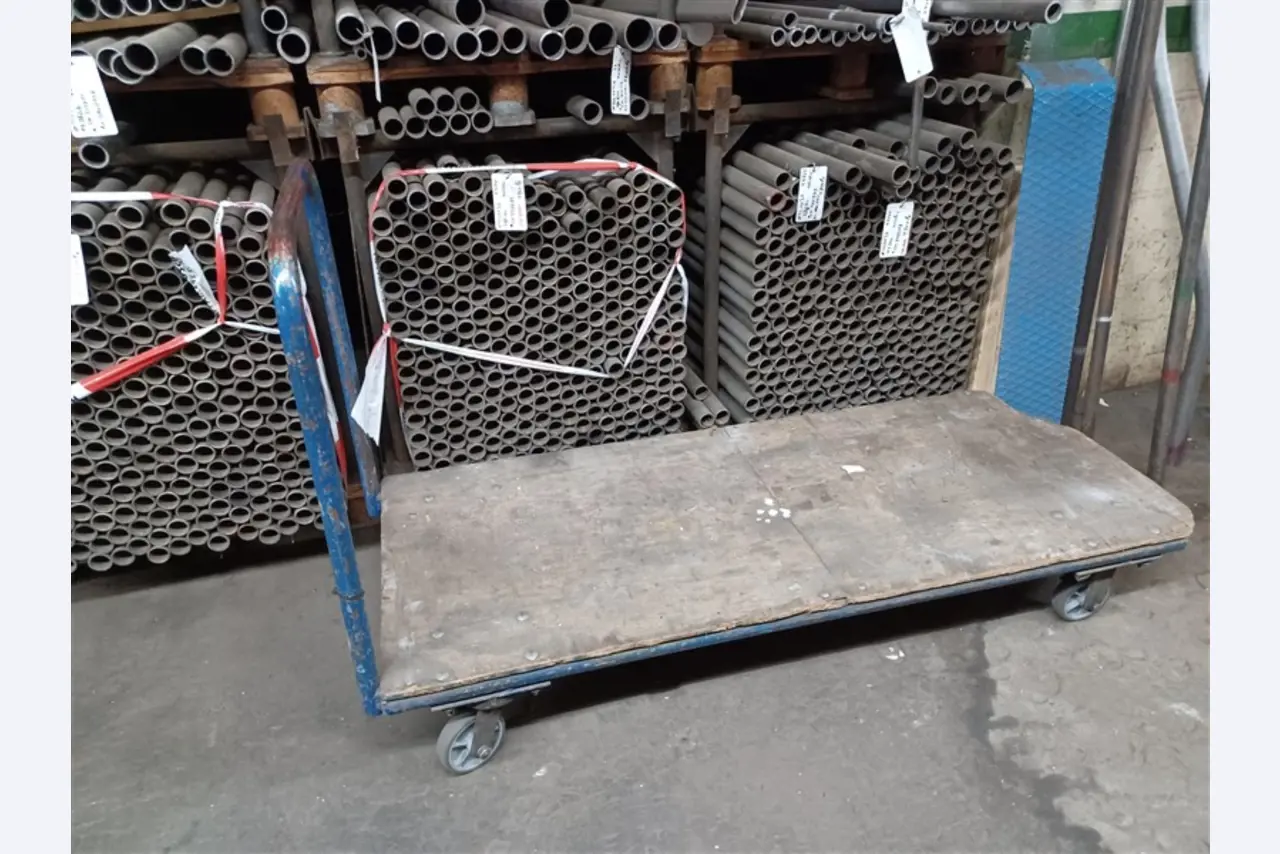 un équipement d'atelier bien entretenu ainsi que des machines de la société Hülsenbusch Apparatebau-6