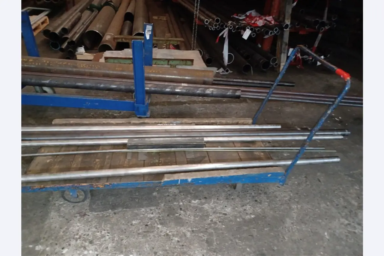 un équipement d'atelier bien entretenu ainsi que des machines de la société Hülsenbusch Apparatebau-7