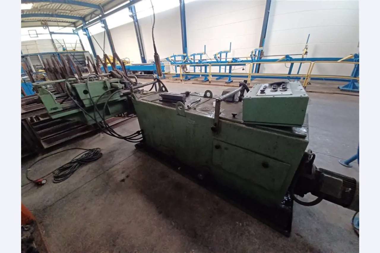 Dobře udržované dílenské vybavení a stroje z bývalé firmy Hülsenbusch Apparatebau.-3