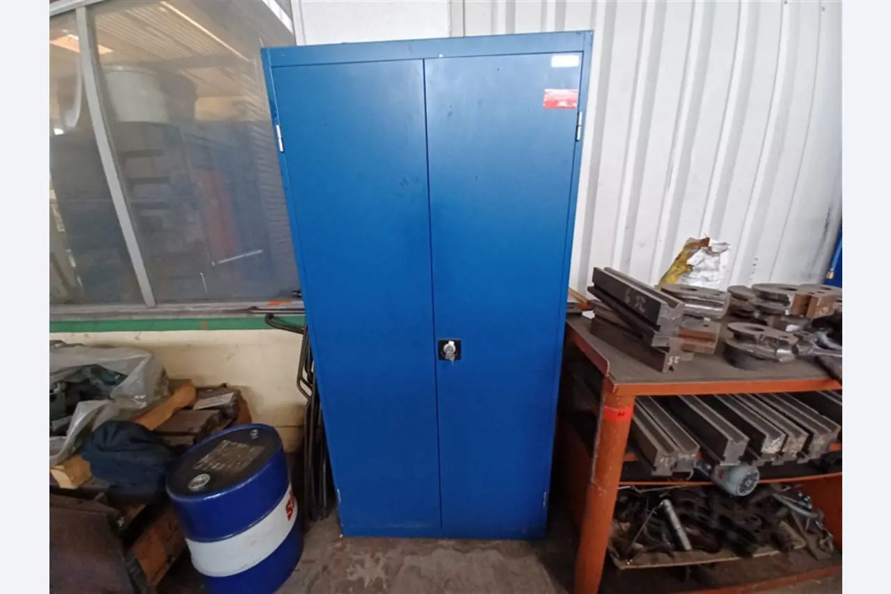 Dobře udržované dílenské vybavení a stroje z bývalé firmy Hülsenbusch Apparatebau.-5